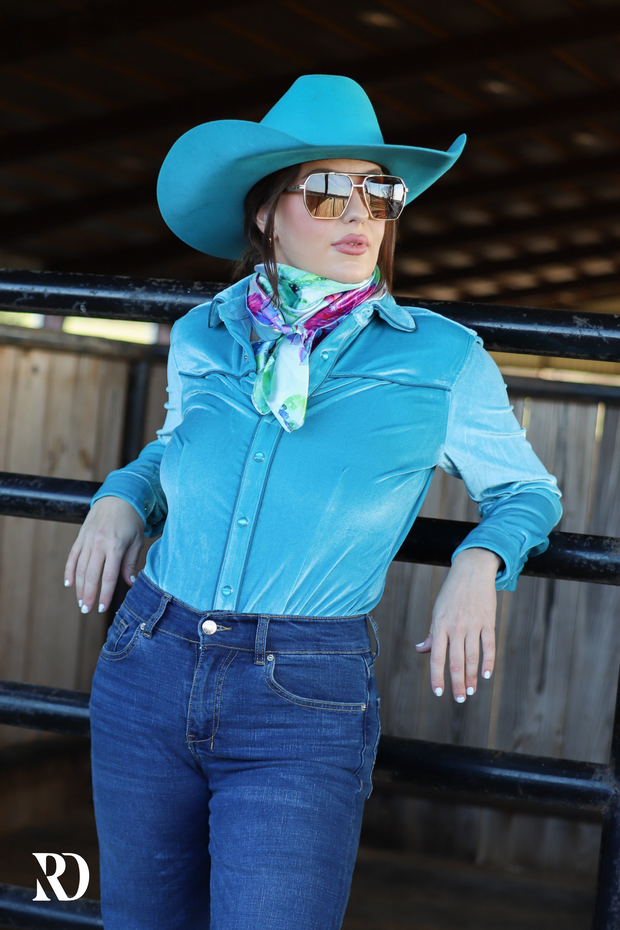 TURQUOISE VELVET PERFORMANCE SHIRT (ADULT)