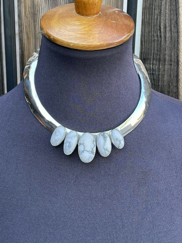 Navajo Sterling Silver & White Buffalo 5 Stone Choker Necklace Signed