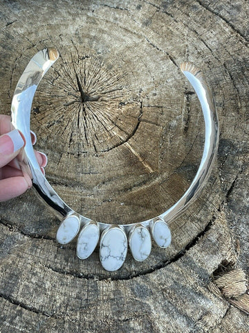 Navajo Sterling Silver & White Buffalo 5 Stone Choker Necklace Signed