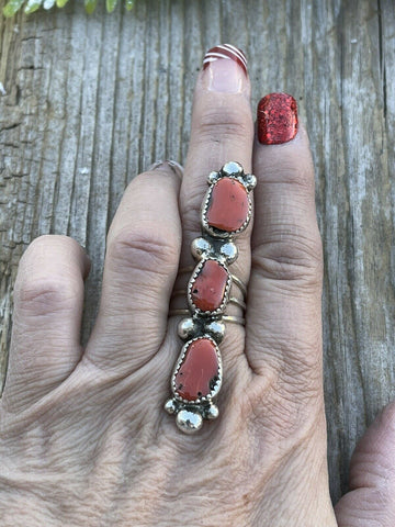 Navajo Sterling Silver Natural Coral Three Stone RIng Sz 5.5