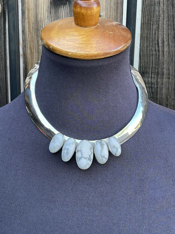 Navajo Sterling Silver & White Buffalo 5 Stone Choker Necklace Signed