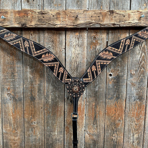 Feathered Arrow Jet and Topaz One Ear/ Breastcollar Tack Set