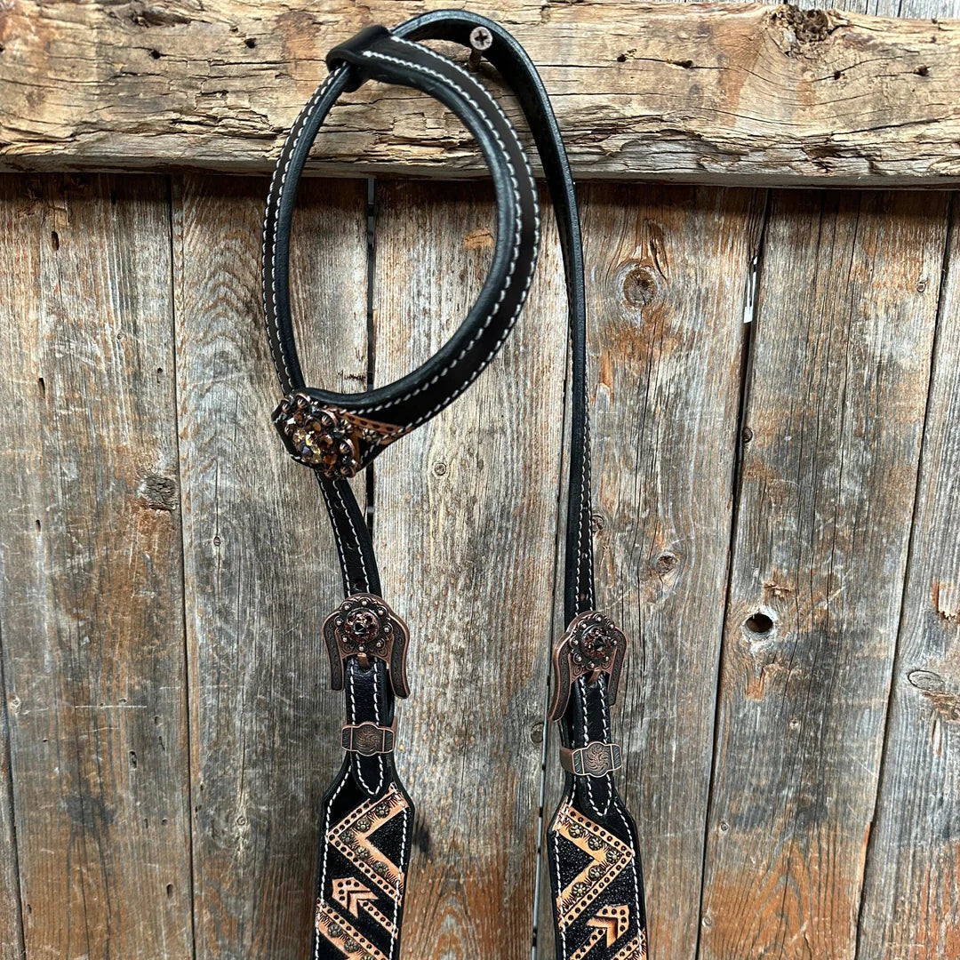 Feathered Arrow Jet and Topaz One Ear/ Breastcollar Tack Set