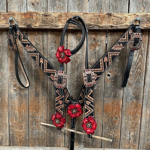 Feathered Arrow Ruby One Ear/ Breastcollar Tack Set