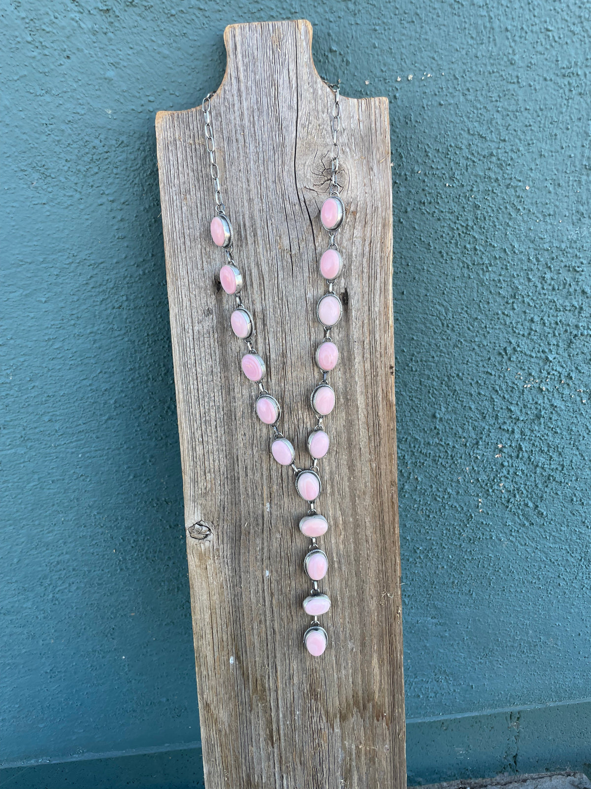 Navajo Queen Pink Conch Shell And Sterling Silver Lariat Necklace