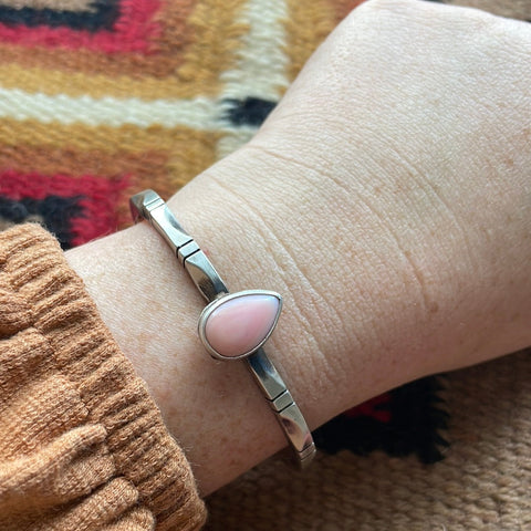 Navajo Single Stone Pink Conch & Sterling Silver Cuff Bracelet Signed Tahe